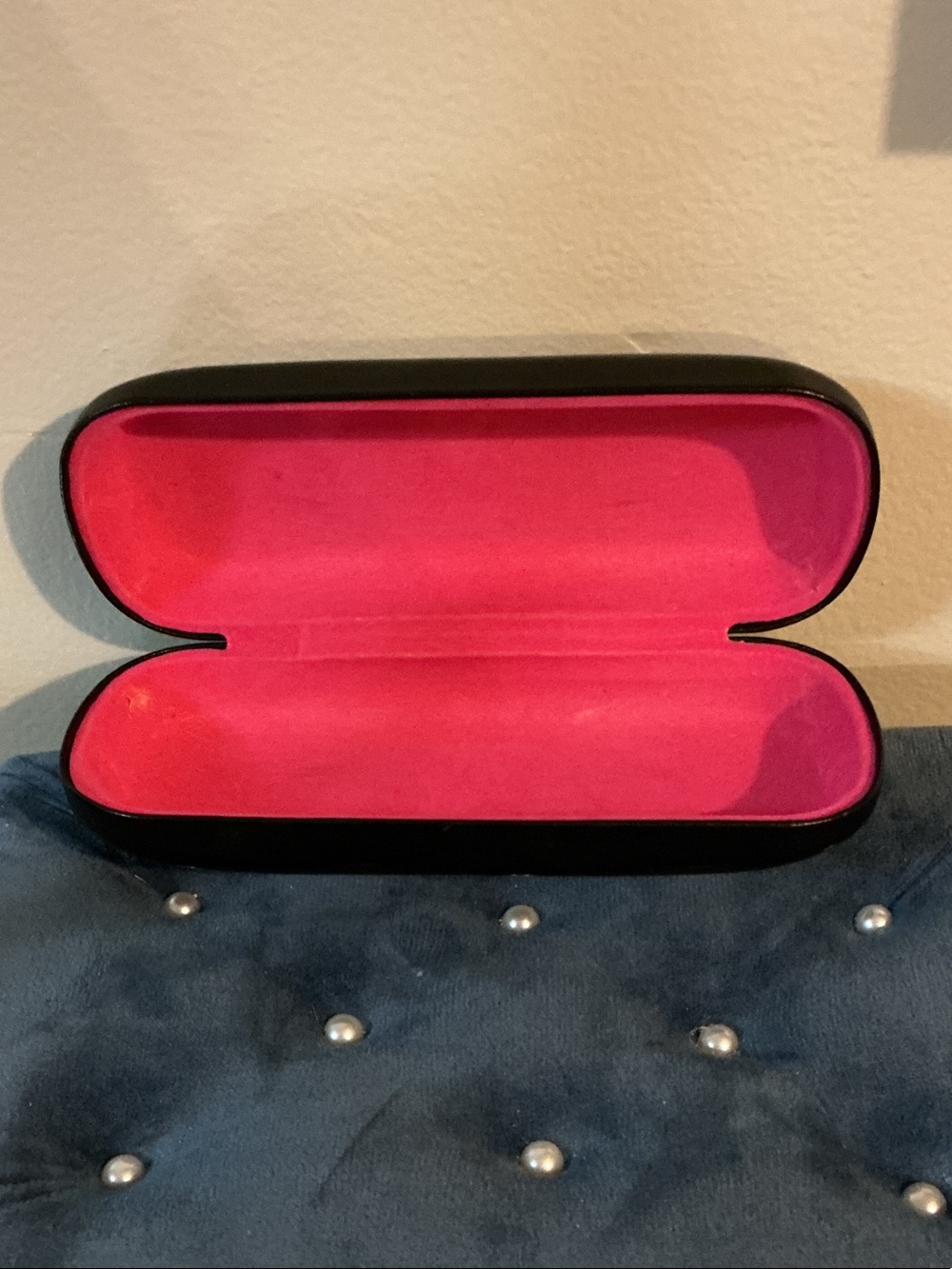 Hard Candy Black Sunglasses Eyeglass Glasses Case Pink Interior - Picture 2 of 4